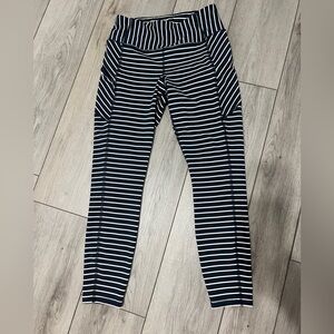 Athleta stripe contender 7/8 leggings powerlift SZ S
